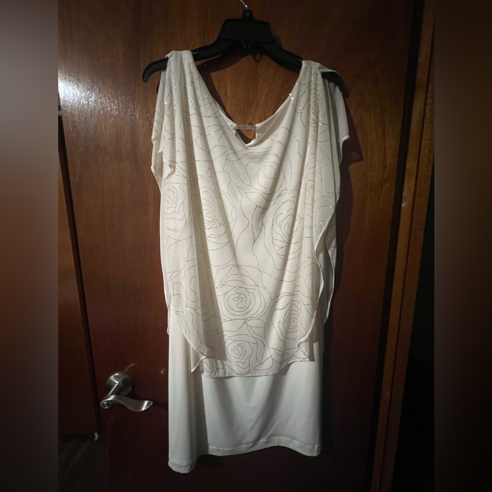 BRAND NEW WITHOUT TAGS NEVER WORE